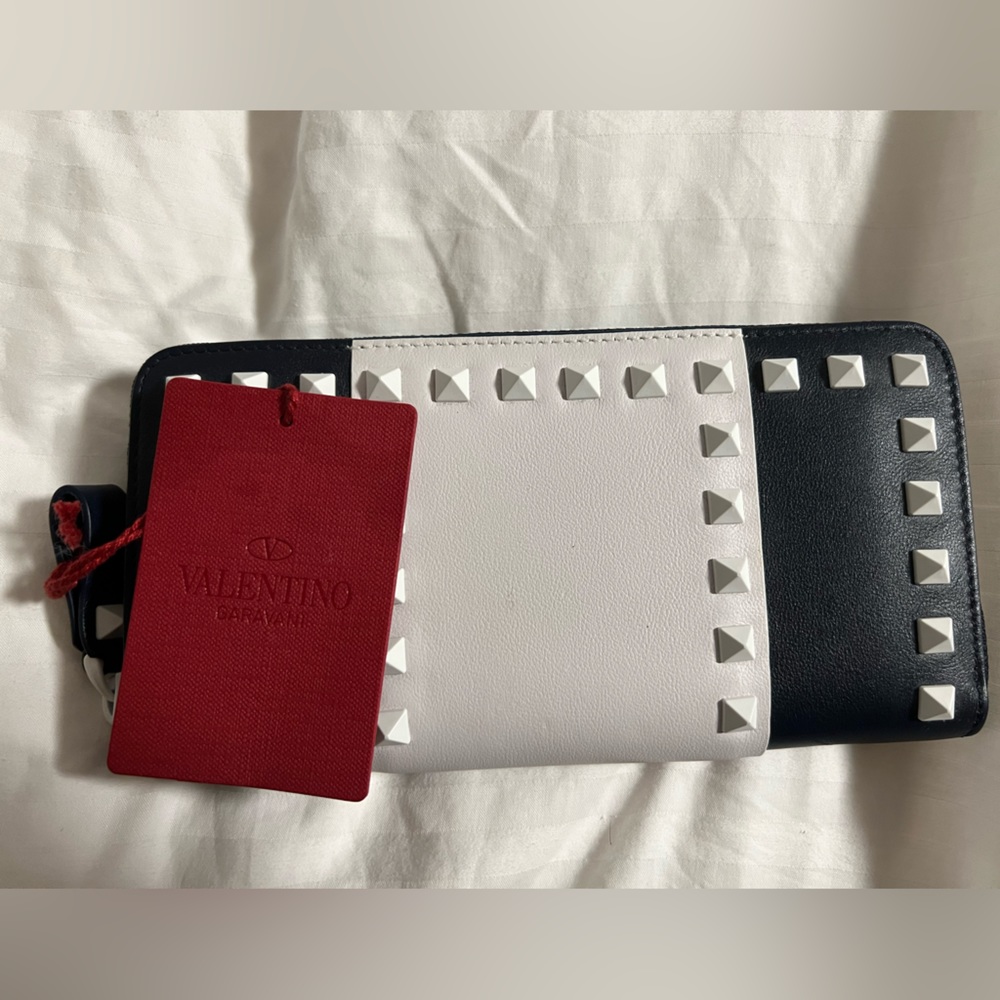 Valentino Vitello Rockstud Wallet 🆕